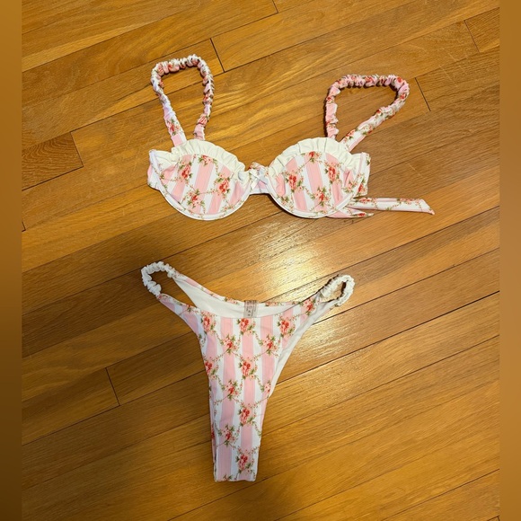 Bikini set - Picture 1 of 2